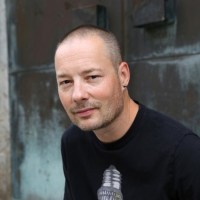 Tom Hillenbrand 'Qube'<br><small>Moderation: Kolja Mensing</small>
