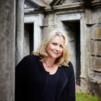 <small>Kerstin Gier liest 'Wolkenschloss' - ABGESAGT!</small><br><small><small>im Rahmen von Literatur LIVE</small></small>